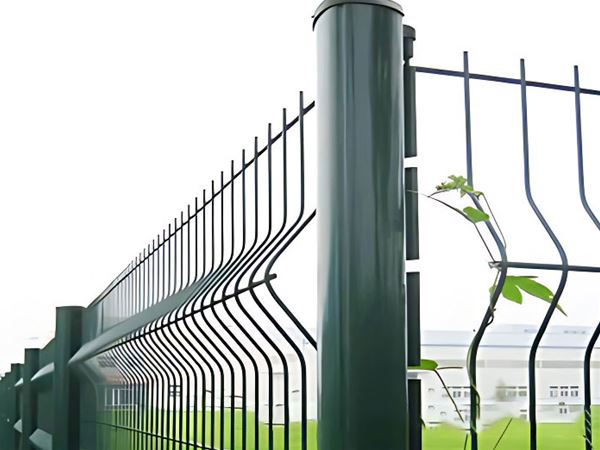 Single wire fence