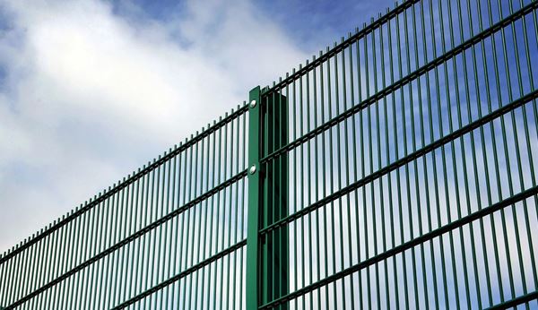 Double wire fence